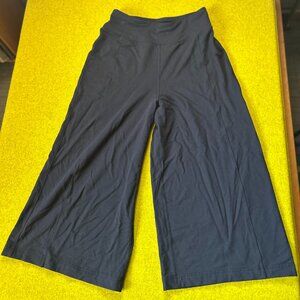 Lululemon Blissed Out Culottes Black Hi Rise Wide Leg Cropped Estimated Size 8